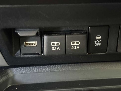 Used 2020 Toyota Tundra SR5 w/ SR5 Upgrade Package image 30