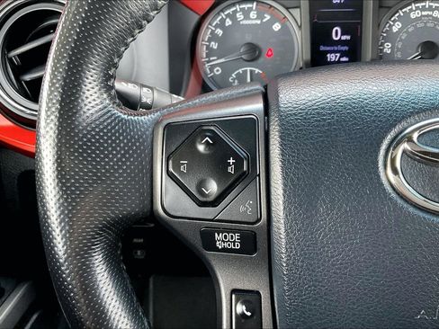 Used 2017 Toyota Tacoma TRD Off-Road w/ Tow Package image 10