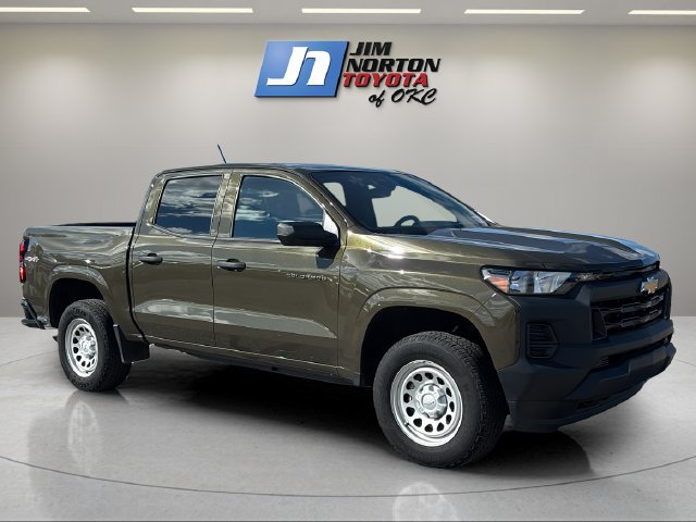 Used 2024 Chevrolet Colorado W/T w/ WT Convenience Package II AWD/4WD image 3