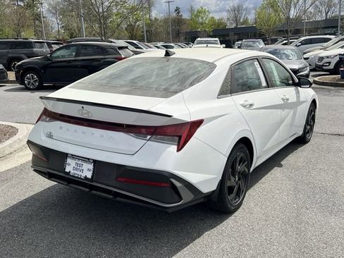 New 2026 Hyundai Elantra SEL Sport image 7