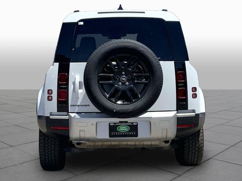 Used 2025 Land Rover Defender 110 S AWD/4WD image 5