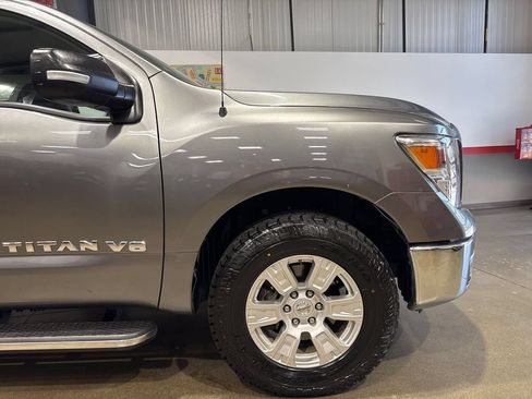 Used 2019 Nissan Titan SV AWD/4WD image 51