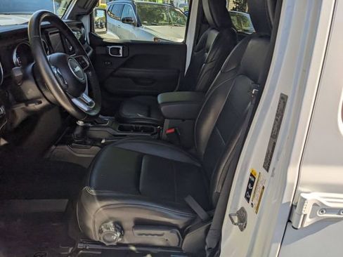 Used 2021 Jeep Wrangler Unlimited Sahara AWD/4WD image 7