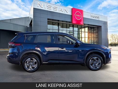 Certified 2025 Nissan Rogue SV image 6