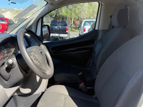 Used 2020 Nissan NV200 S FWD image 9