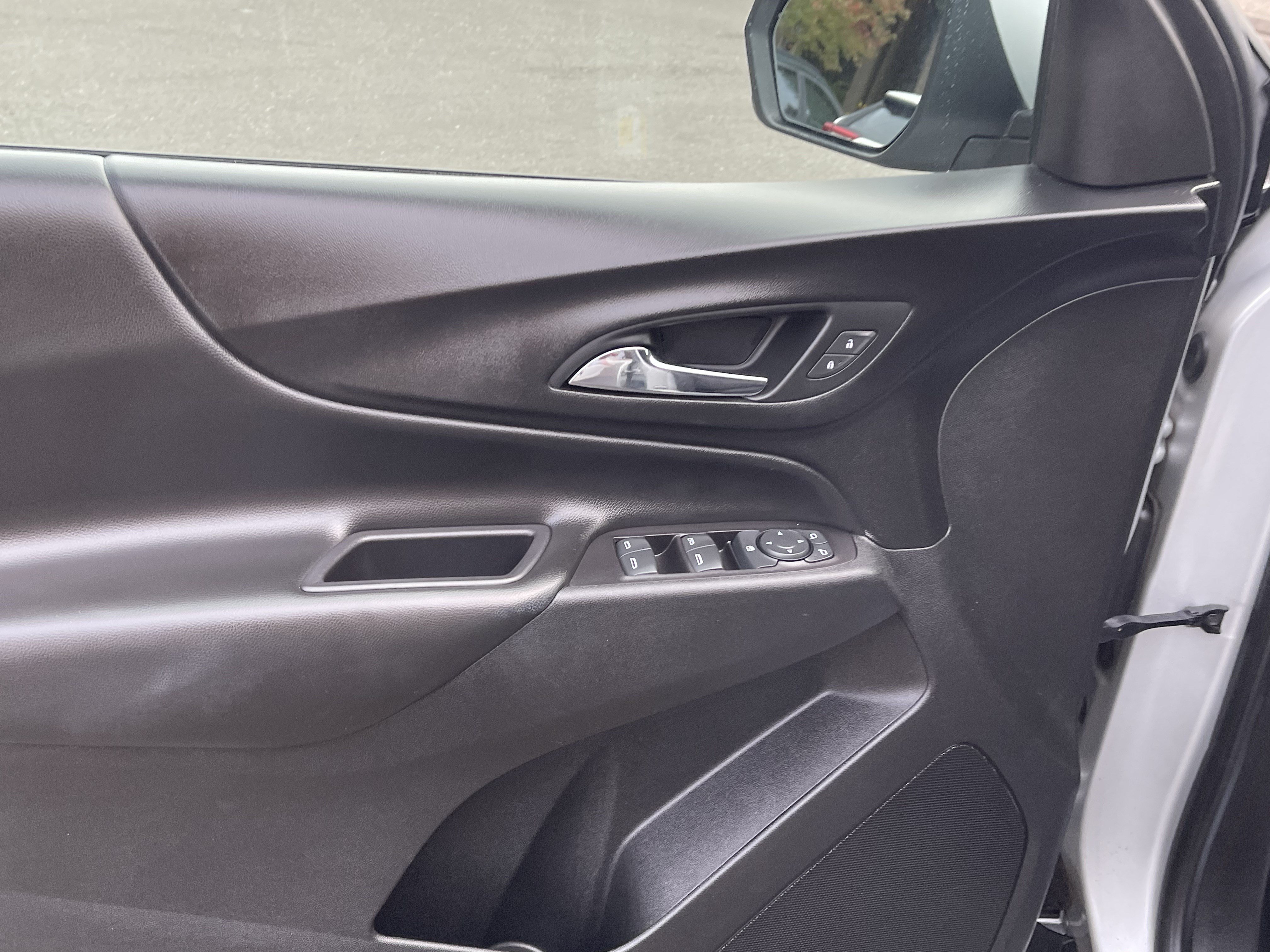 Used 2019 Chevrolet Equinox LT AWD/4WD image 16