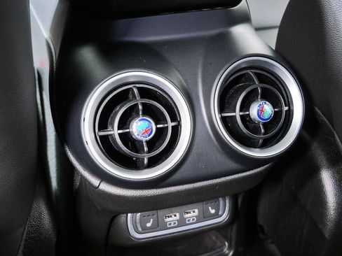 Used 2023 Alfa Romeo Stelvio Sprint RWD image 13