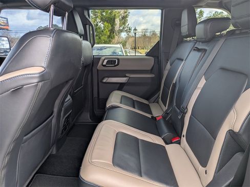 Used 2022 Ford Bronco Wildtrak image 12