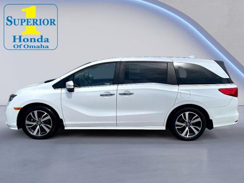 Used 2024 Honda Odyssey Touring image 1