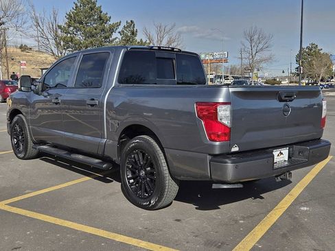 Used 2019 Nissan Titan SL w/ Midnight Edition image 5