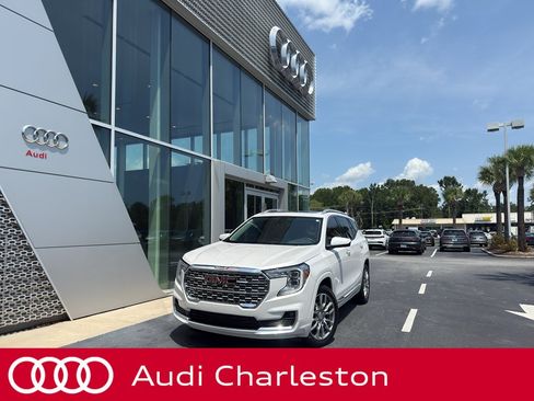 Used 2023 GMC Terrain Denali w/ Denali Premium Package AWD/4WD image 1