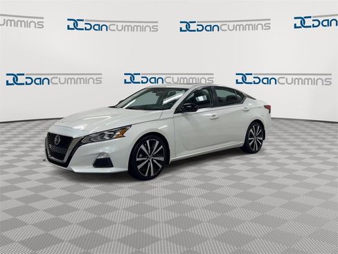 Used 2021 Nissan Altima 2.5 SR w/ SR Premium Package image 4