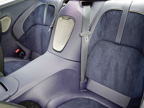 Used 2024 Aston Martin DB12 Coupe image 30