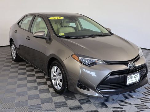 Used 2018 Toyota Corolla LE FWD image 1