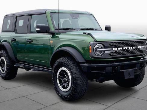 Used 2022 Ford Bronco Badlands image 2