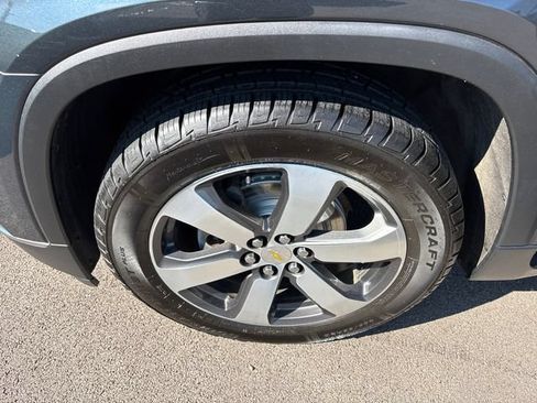 Used 2020 Chevrolet Traverse LT w/ LT Premium Package FWD image 35