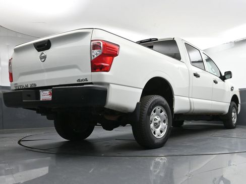 Used 2022 Nissan Titan S image 26