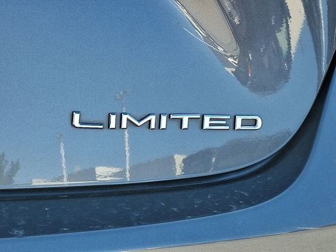 Used 2018 Toyota Avalon Limited w/ All Weather Liner Package FWD image 31