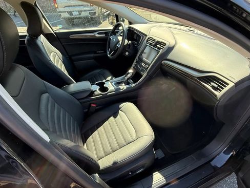 Used 2016 Ford Fusion SE w/ Equipment Group 202A image 29