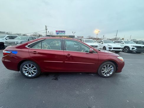 Used 2015 Toyota Camry XLE image 2