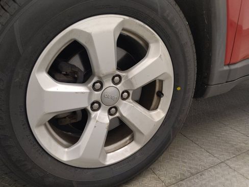 Used 2019 Jeep Compass Latitude w/ Popular Equipment Group FWD image 31