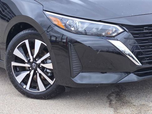 Used 2025 Nissan Sentra SV w/ SV Premium Package image 4