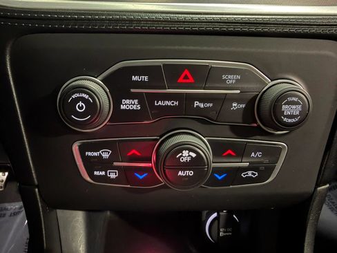 Used 2019 Dodge Charger Scat Pack w/ Dynamics Package RWD image 22