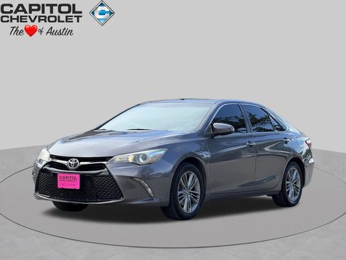 Used 2015 Toyota Camry SE w/ Moonroof Package FWD image 1