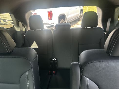 Used 2026 Chevrolet Traverse LT w/ Driver Confidence Package FWD image 25