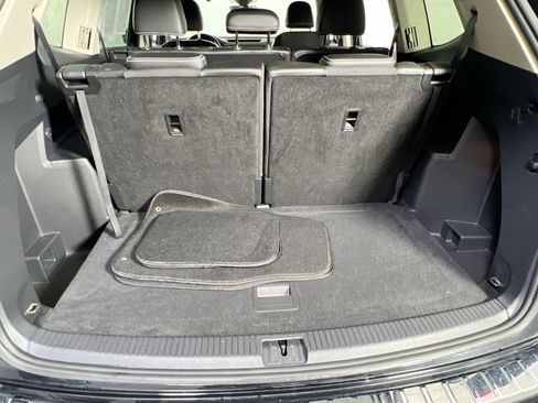 Used 2022 Volkswagen Atlas SEL R-Line image 25