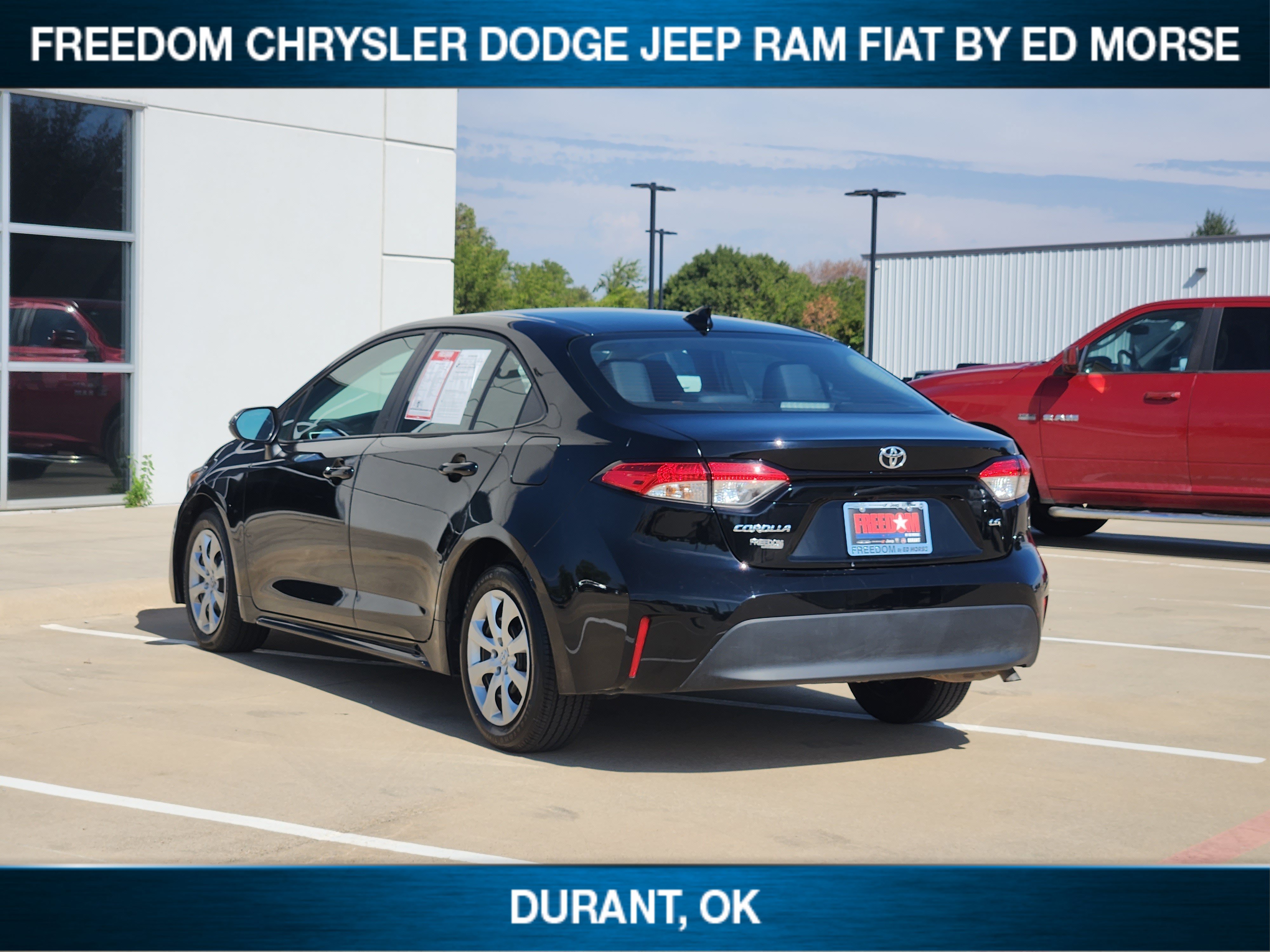Used 2025 Toyota Corolla LE FWD image 3