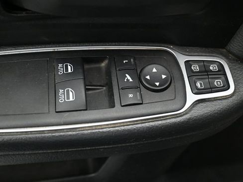 Used 2024 RAM 3500 Tradesman w/ Chrome Appearance Group AWD/4WD image 10
