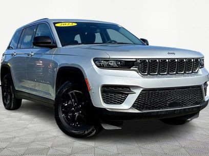 Used 2023 Jeep Grand Cherokee Laredo