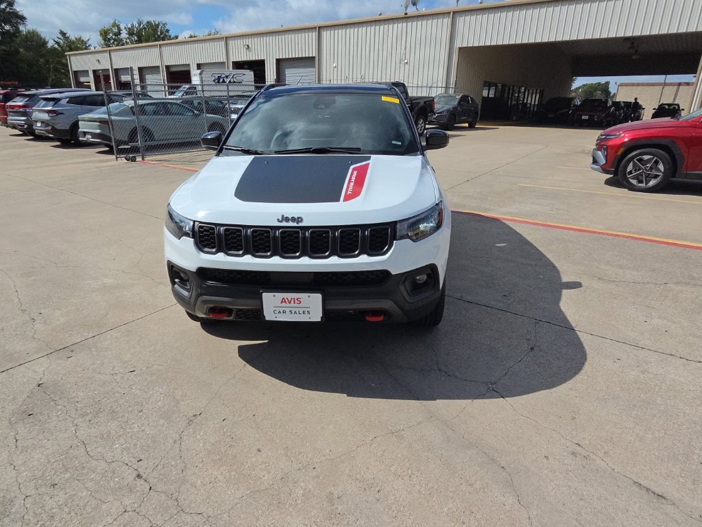 Used 2025 Jeep Compass Trailhawk AWD/4WD image 5