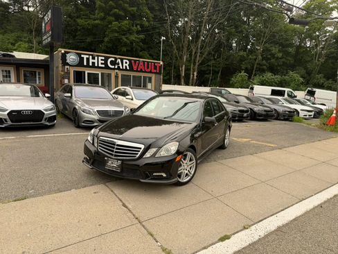 Used 2010 Mercedes-Benz E 350 4MATIC Sedan image 2