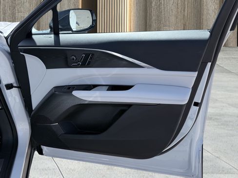 Used 2024 Cadillac Lyriq Luxury RWD image 39