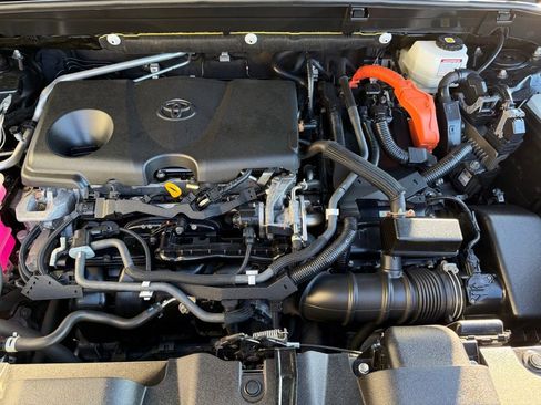 Used 2021 Toyota Venza XLE w/ Softex Package image 7