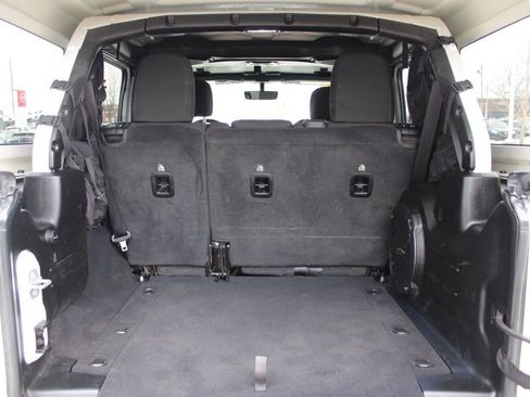 Used 2022 Jeep Wrangler Unlimited Rubicon w/ Cold Weather Group image 11