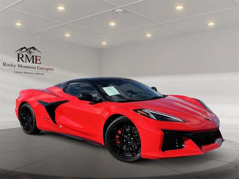 Used 2025 Chevrolet Corvette Z06 image 1