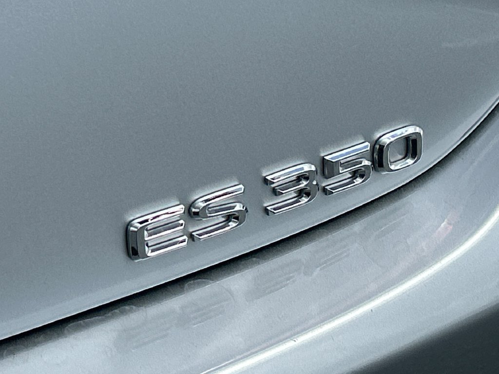 Used 2025 Lexus ES 350 w/ Premium Package FWD image 19
