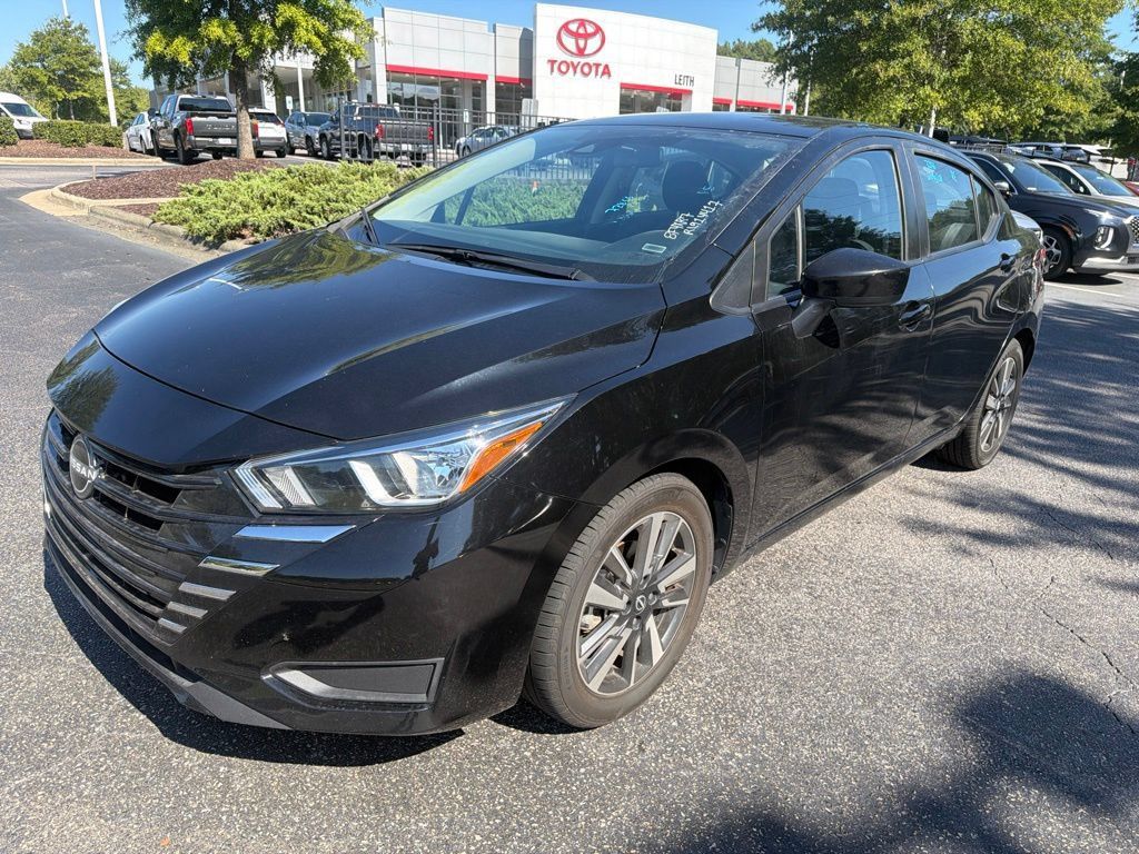Used 2024 Nissan Versa SV FWD image 2