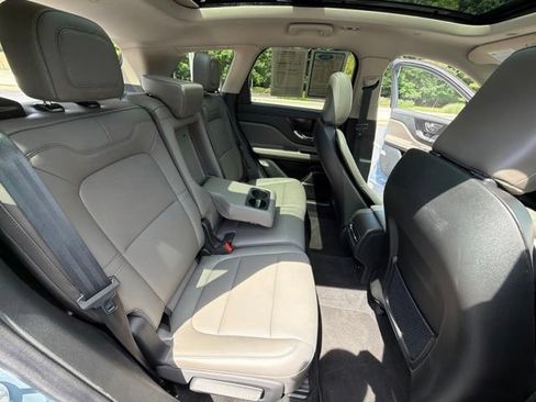 Used 2025 Lincoln Corsair AWD w/ Equipment Group 101A image 29
