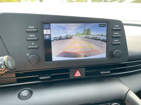 Used 2025 Hyundai Elantra Sport image 43