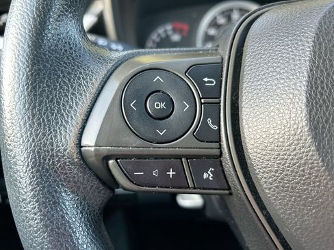 Used 2021 Toyota Corolla LE FWD image 15