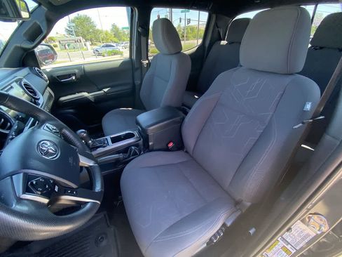 Certified 2019 Toyota Tacoma TRD Off-Road w/ Technology Package AWD/4WD image 11
