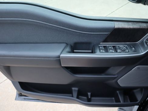 New 2026 Ford F250 Lariat w/ Black Appearance Package image 18