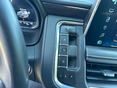 Used 2023 Chevrolet Suburban Z71 w/ Luxury Package AWD/4WD image 22