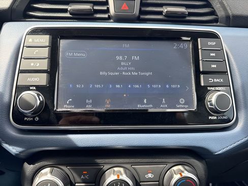 Used 2025 Nissan Versa SV image 16