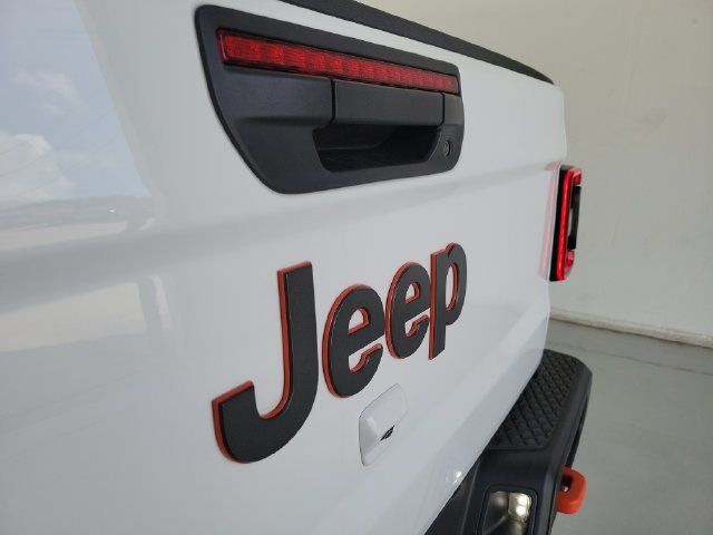 Used 2026 Jeep Gladiator Mojave AWD/4WD image 8