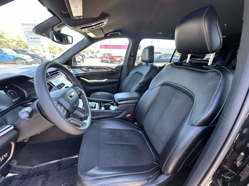 Used 2023 Jeep Grand Cherokee L Laredo AWD/4WD image 20